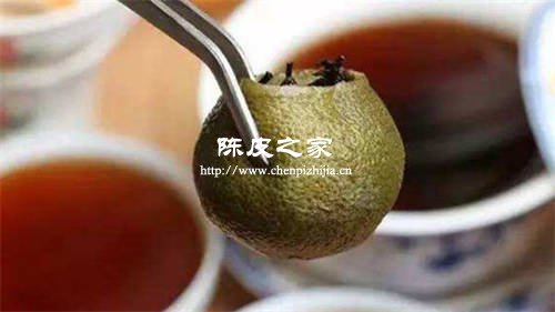 小青柑整个拿来冲泡